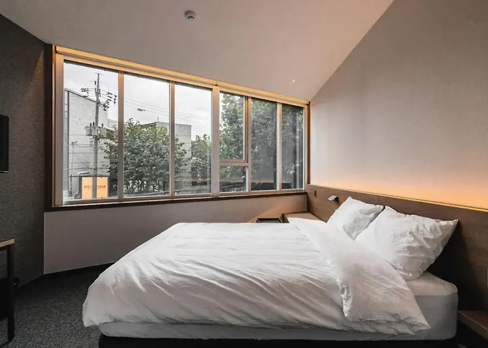 Hotel Pillowsopher Hongdae Seoel